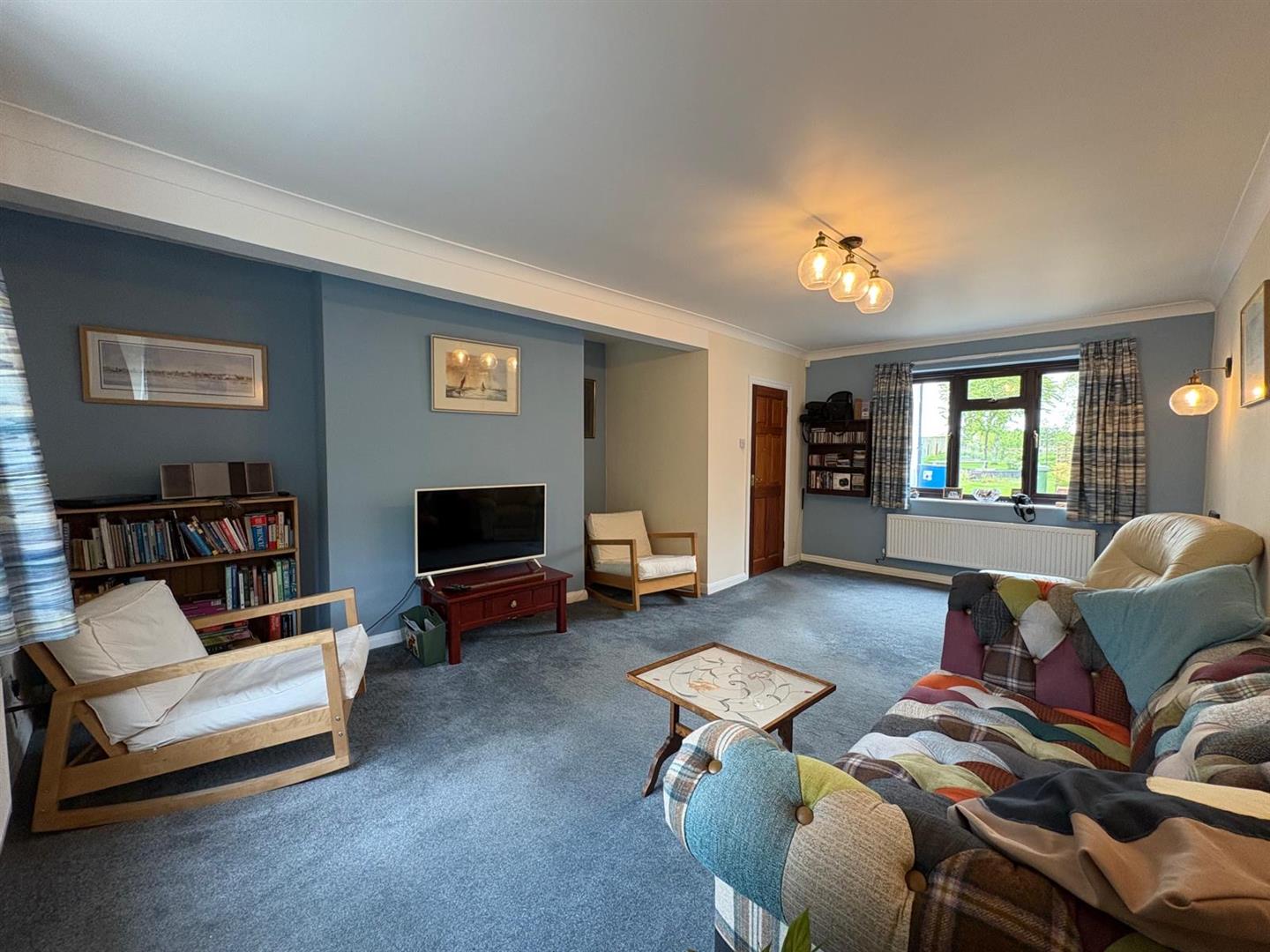 61 Water End, Brompton